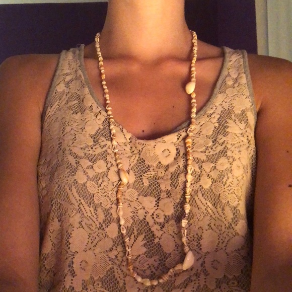 Shell Necklace - Picture 5 of 5